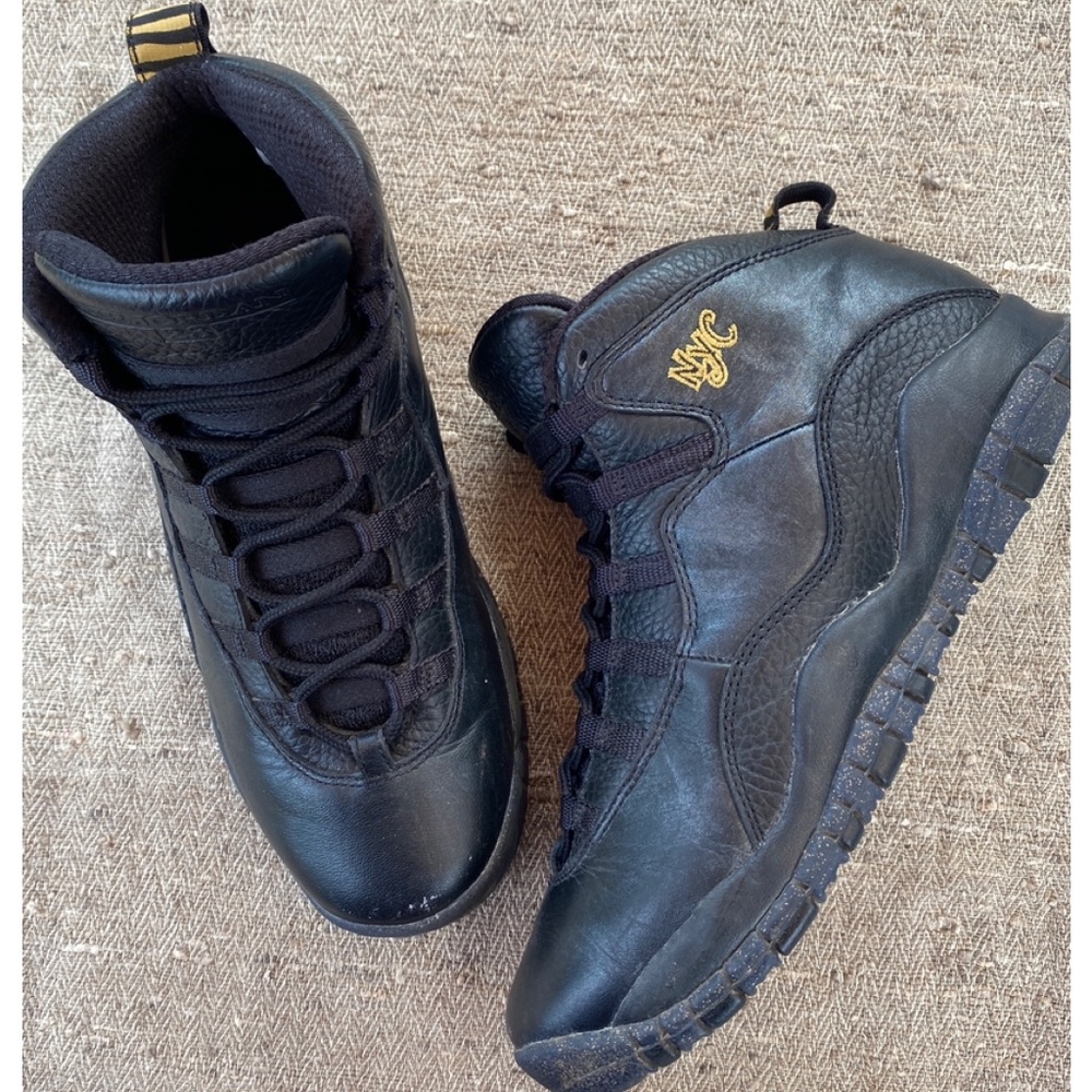 AIR JORDAN High Tops - Picture 2 of 15